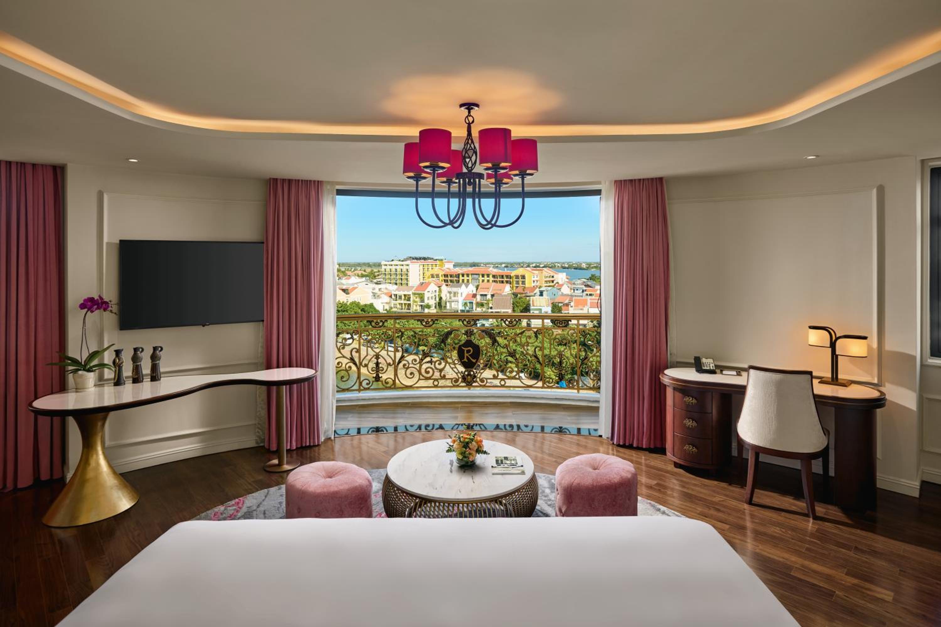 1 Bedroom, Legacy, Presidential, Suite, King Bed, Sofa
