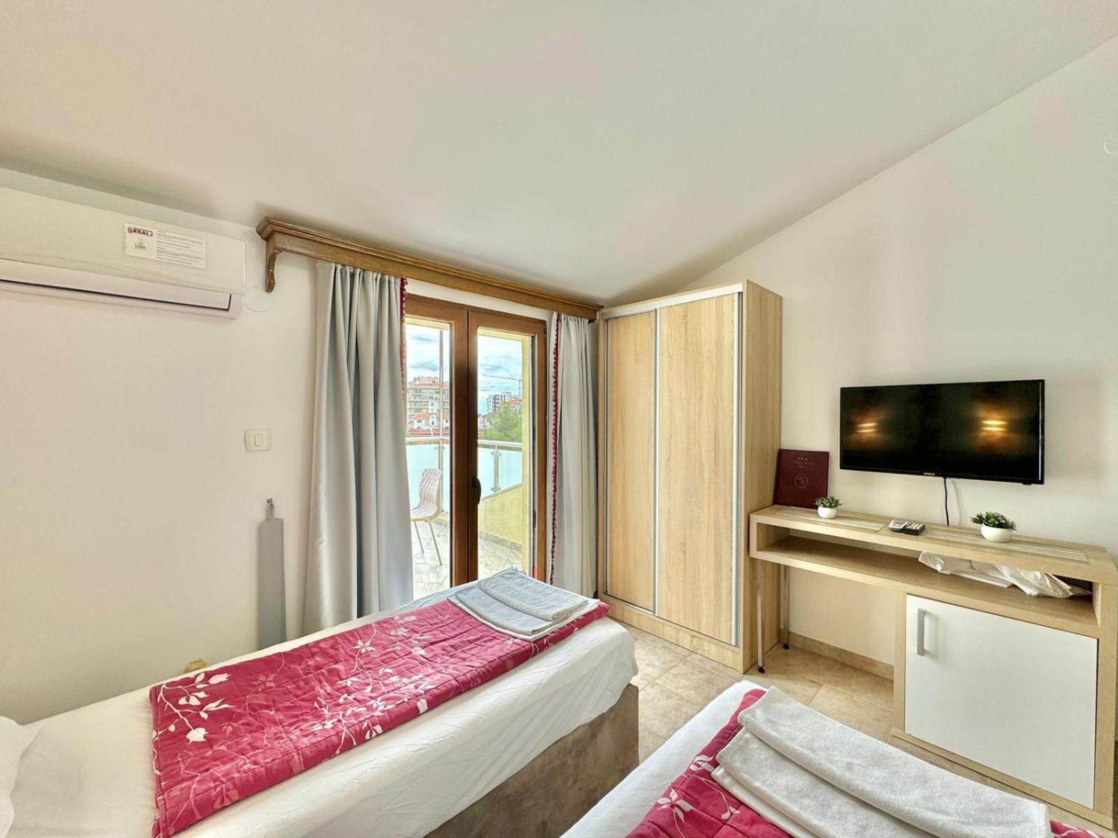 غرفة بسرير مزدوج أو سريرين منفصلين بشرفة، Hotel Grbalj 3/10