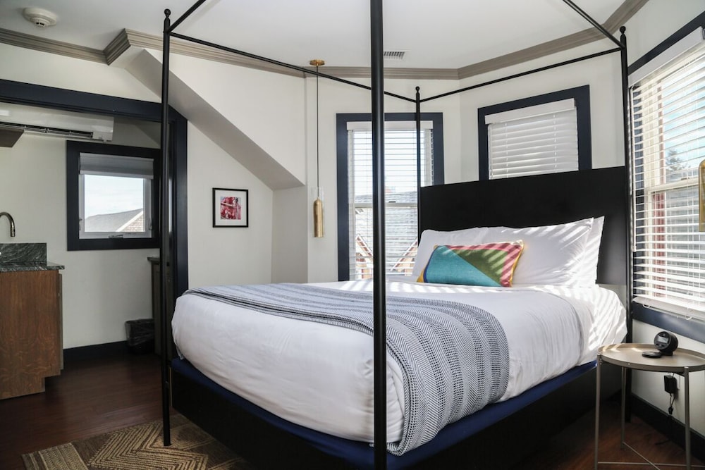 Hotel Ginger 32/59