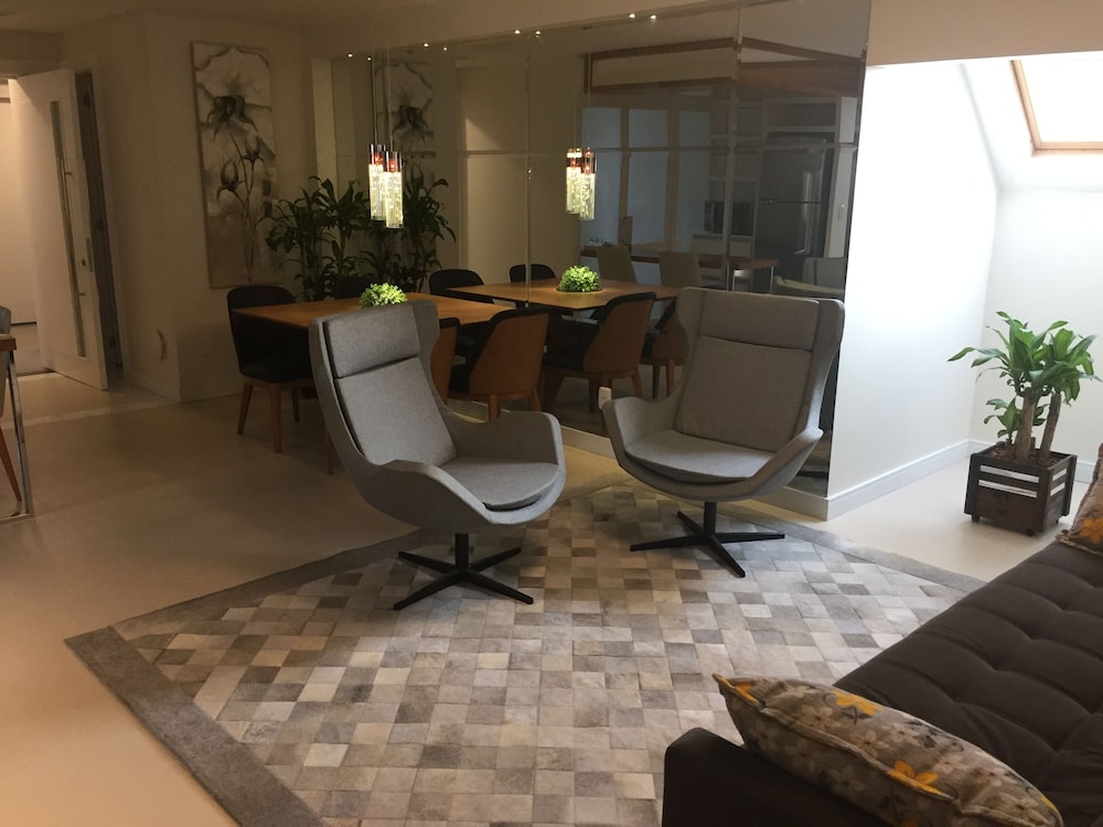 Cercano Hotel 62/72