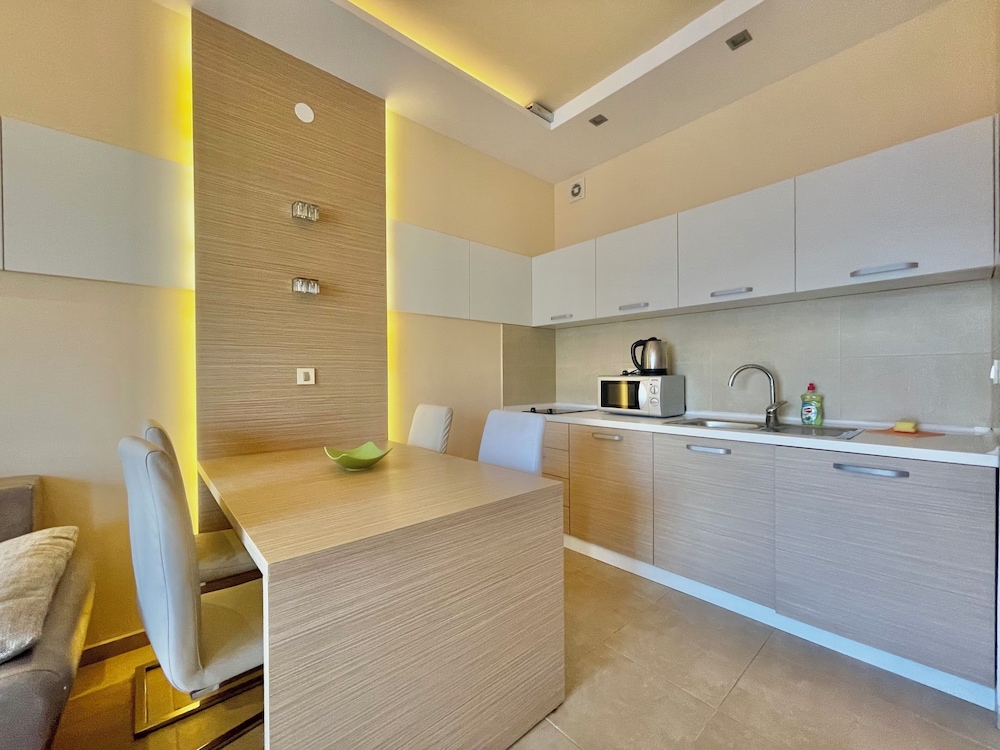 HOTEL BUTUA RESIDENCE 7/100