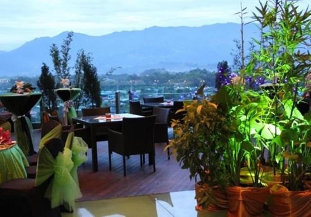 Courtyard Hotel At 1borneo 50/59