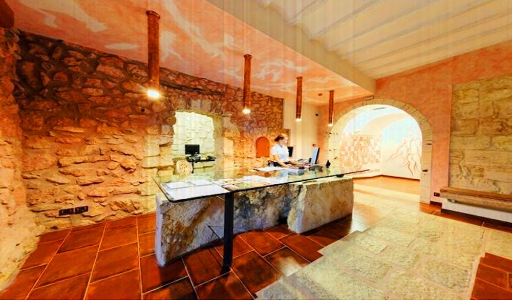 GRAND HOTEL LA BATIA 57/60