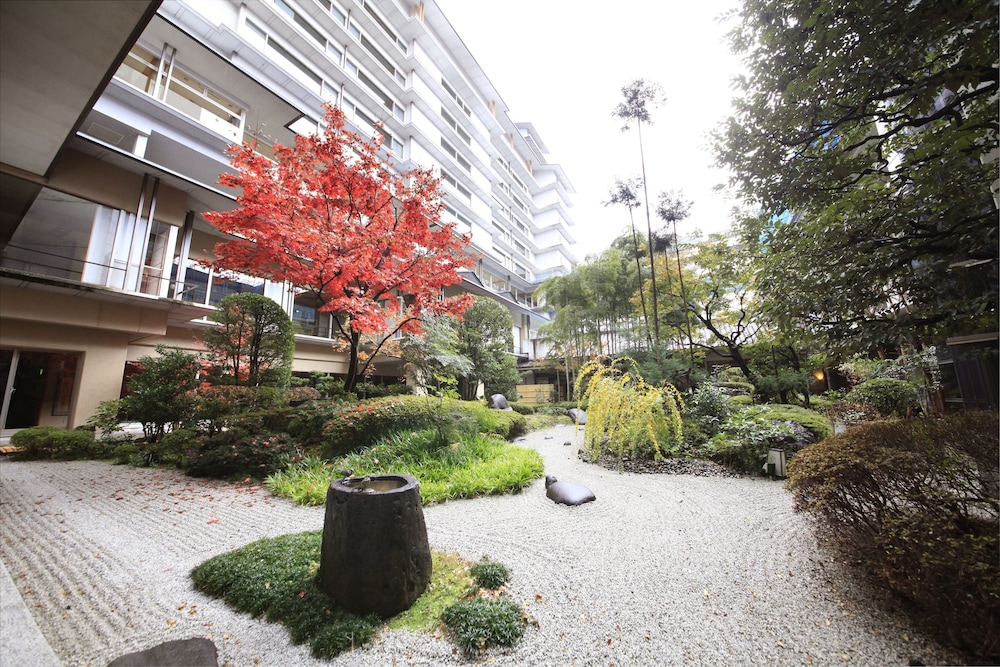 Hotel Isobe Garden 26/28