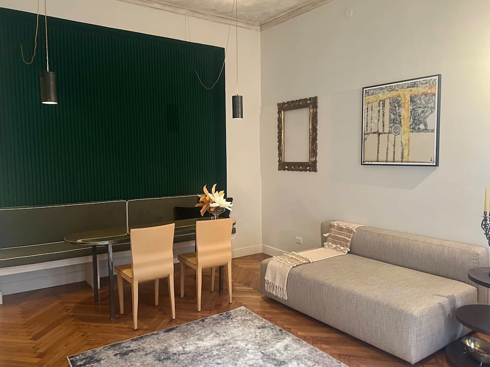 Milan Retreats - Central Station 32/50