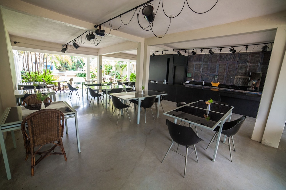 restaurant-cafeteria