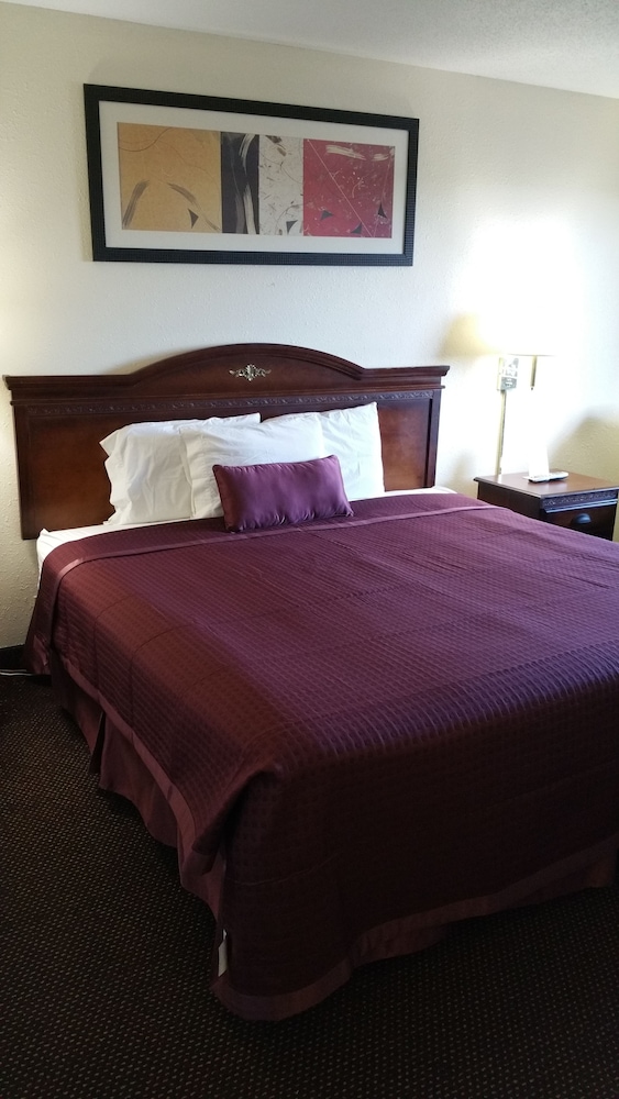 Hoosier Inn 8/39