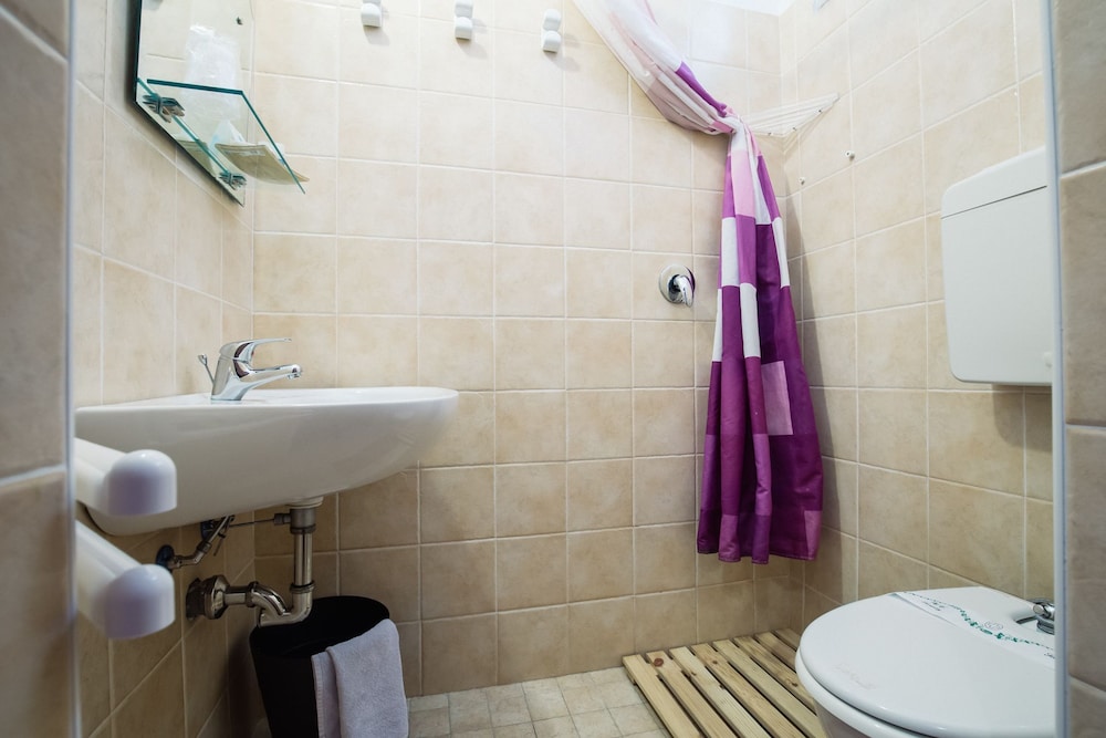 HOTEL RIMINI ERIALE 37/40