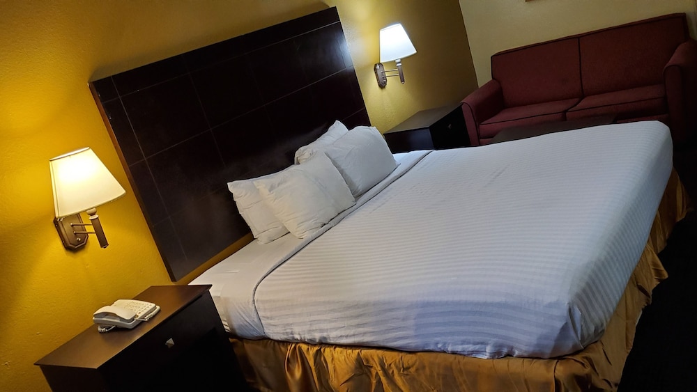 Americas Best Value Inn Suites Pensacola 14/30