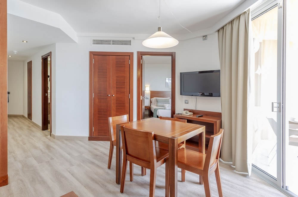 Marins Beach Club Adults Only 39/50