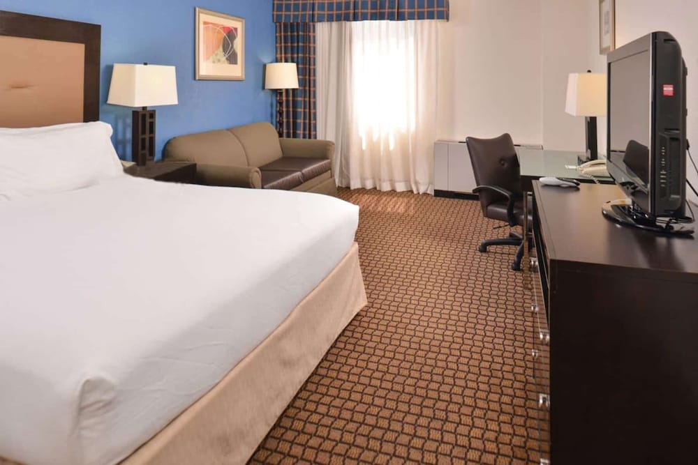 Ramada Plaza by Wyndham Sheridan Hotel and Convention Center 10/50
