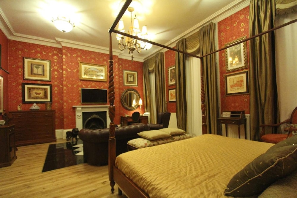 Opulence Centra London Hotel 42/75