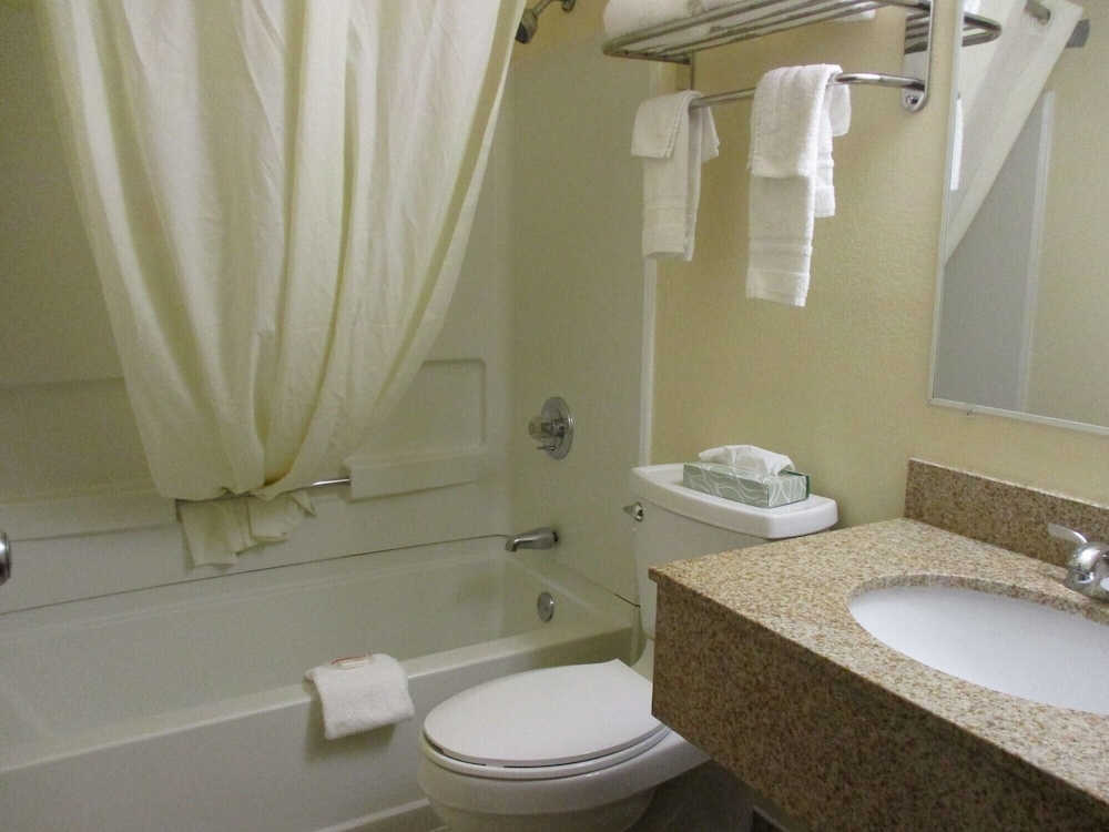 Motel6 Montoursville, PA - Williamsport 34/36