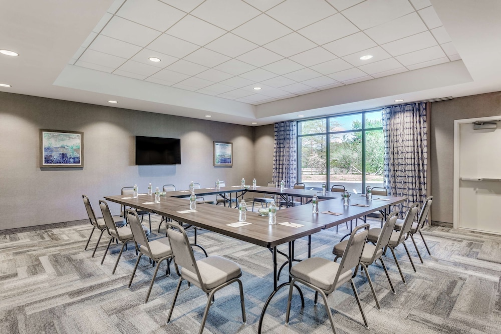 Hampton Inn & Suites Kittery-Portsmouth 43/45