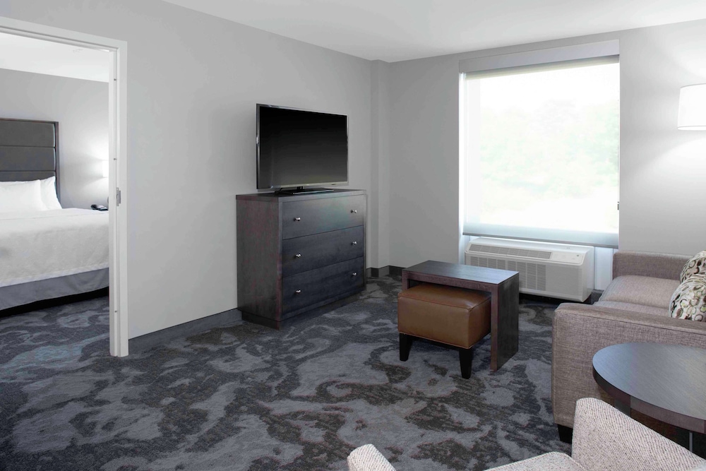 Homewood Suites By Hilton Lansing Eastwood 25/40