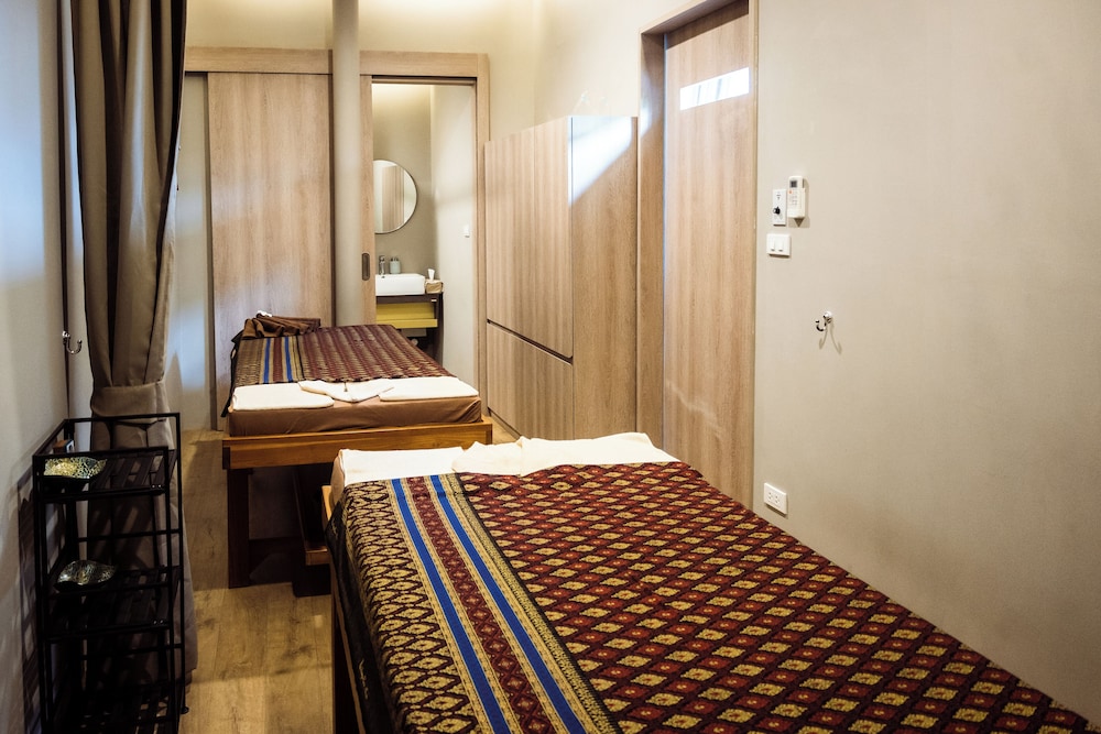 Sabai Sathorn Serviced Apartment 25/50