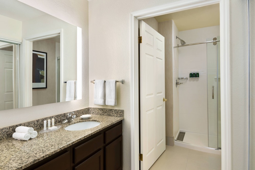 Residence Inn Phoenix Chandler/Fashion Center 6/32