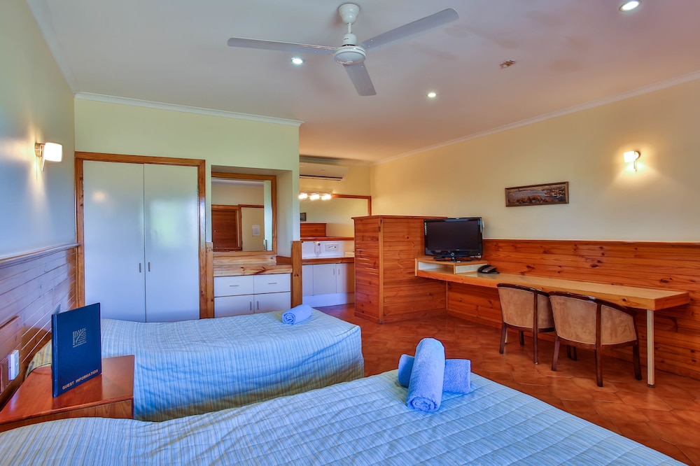 Kimberley Hotel 20/40