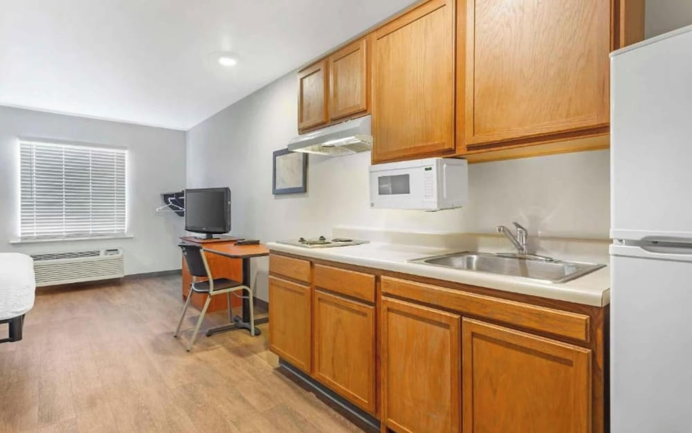 Studio 6 Extended Stay Fort Myers FL 49/49