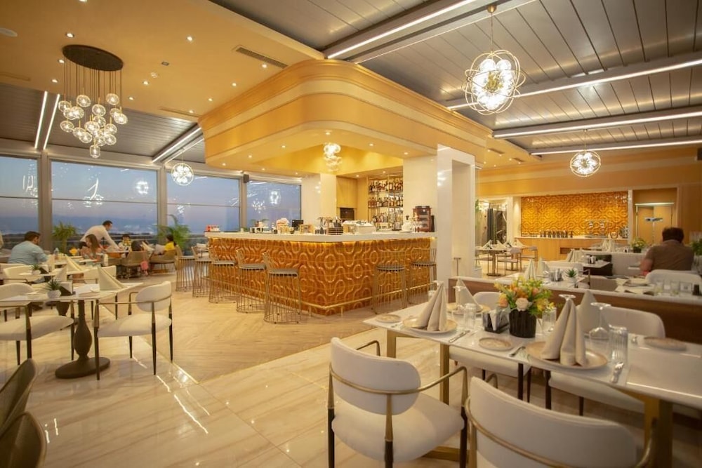 LA TERRAZZA HOTEL 52/60