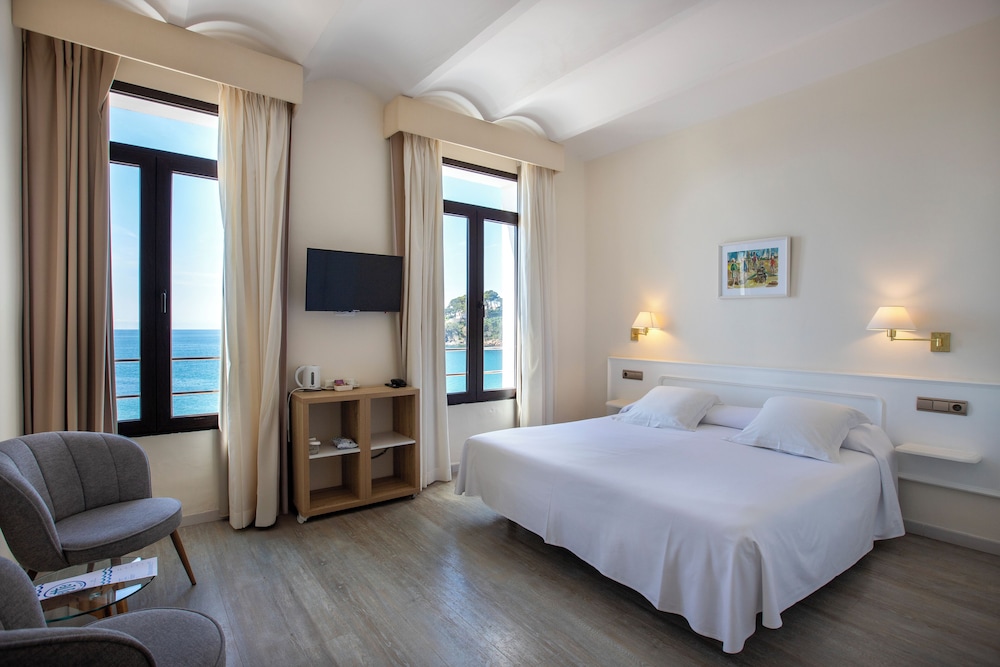 Llafranch Hotel 24/64