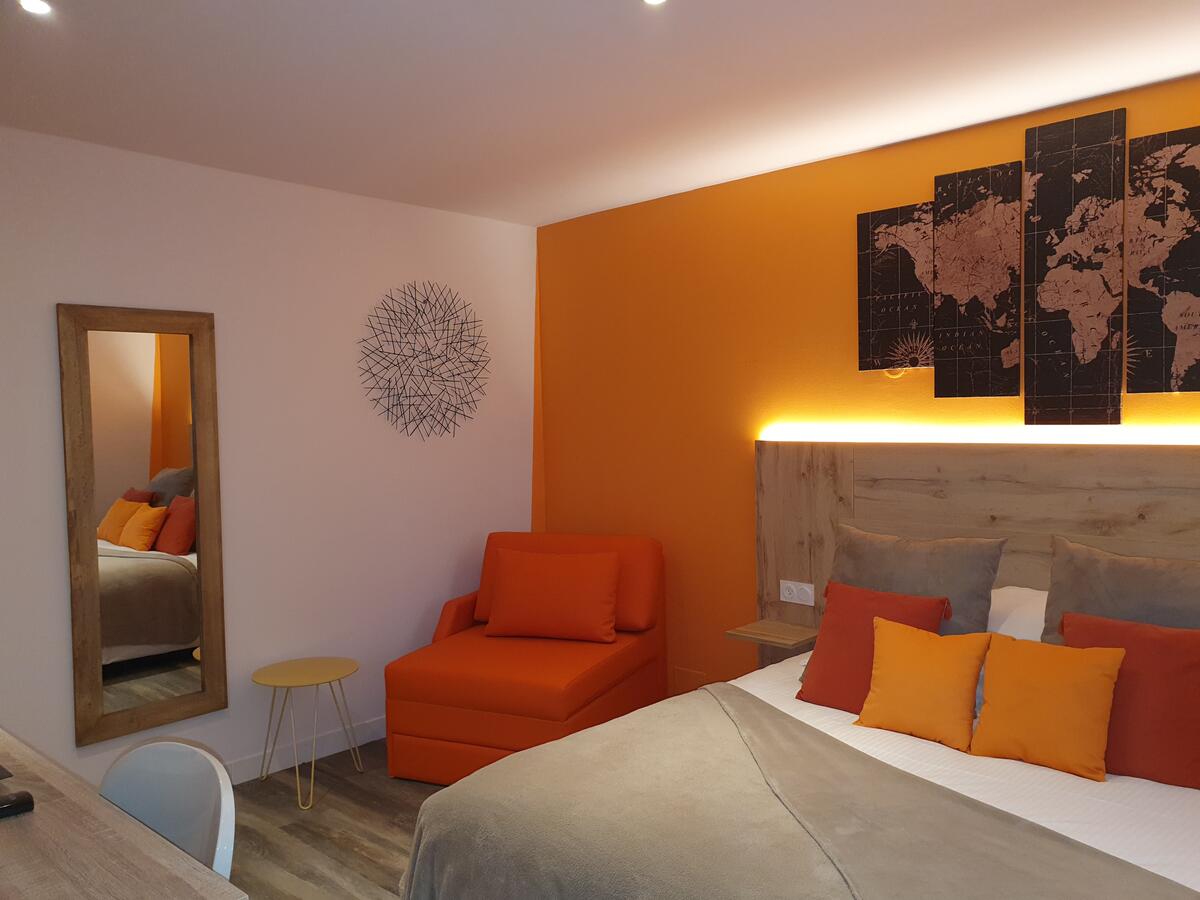 LOGIS L'AUBERGE DE LARRESSINGLE 18/35