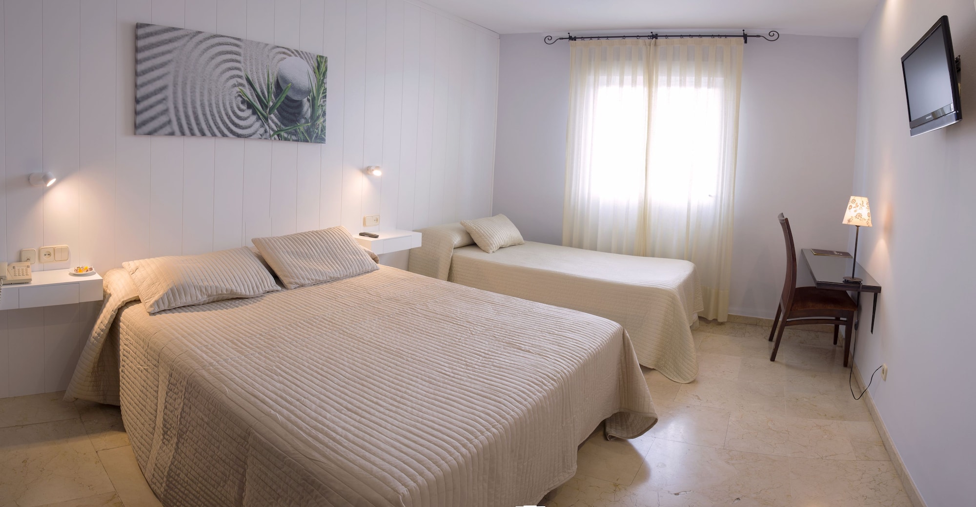ROOM, TRIPLE