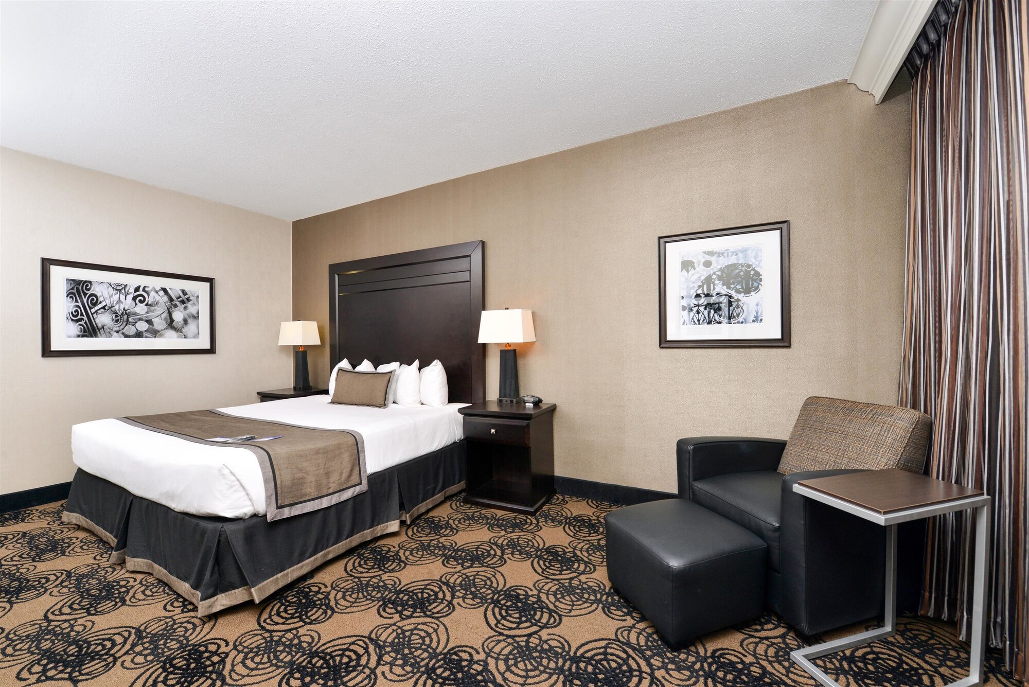 غرفة قياسية بسرير كينج لذوي الإعاقة، Best Western Plus Midwest Inn 2/5