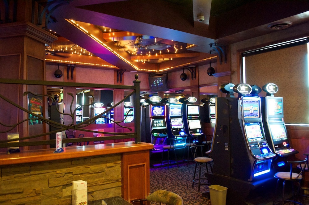 Slave Lake Inn and Conference Centre 46/50
