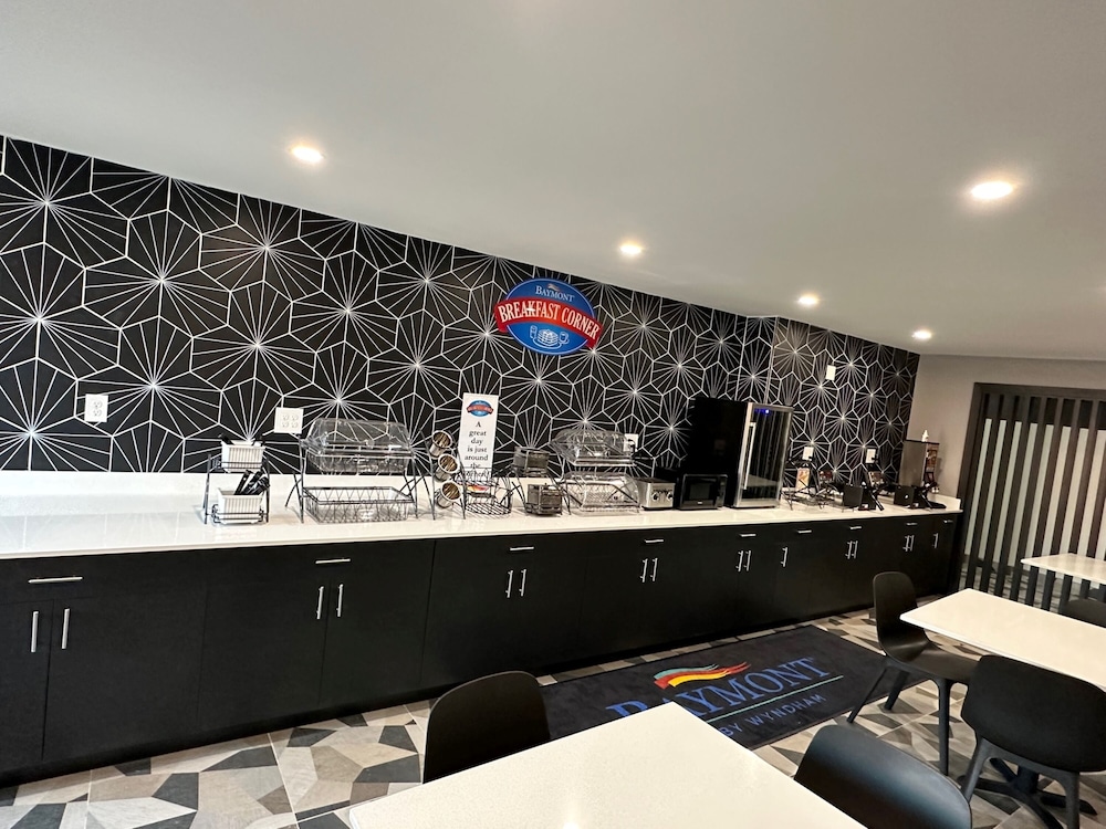 Baymont by Wyndham East Ridge 34/49