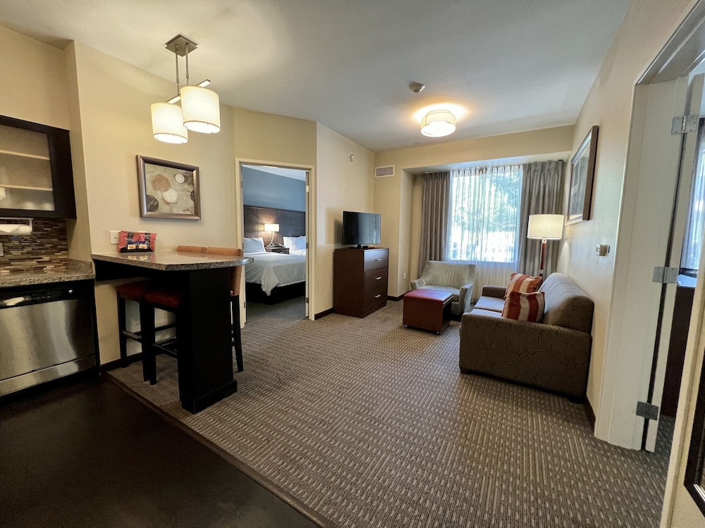 Staybridge Suites Carlsbad/San Diego 47/73