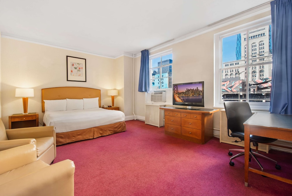 STUDIO, KING BED, ACCESSIBLE