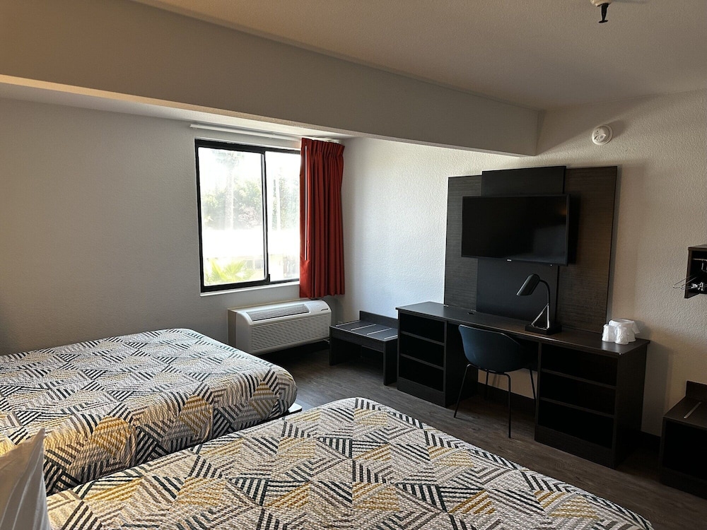 Motel6 San Diego Hotel Circle Mission Valley 40/61