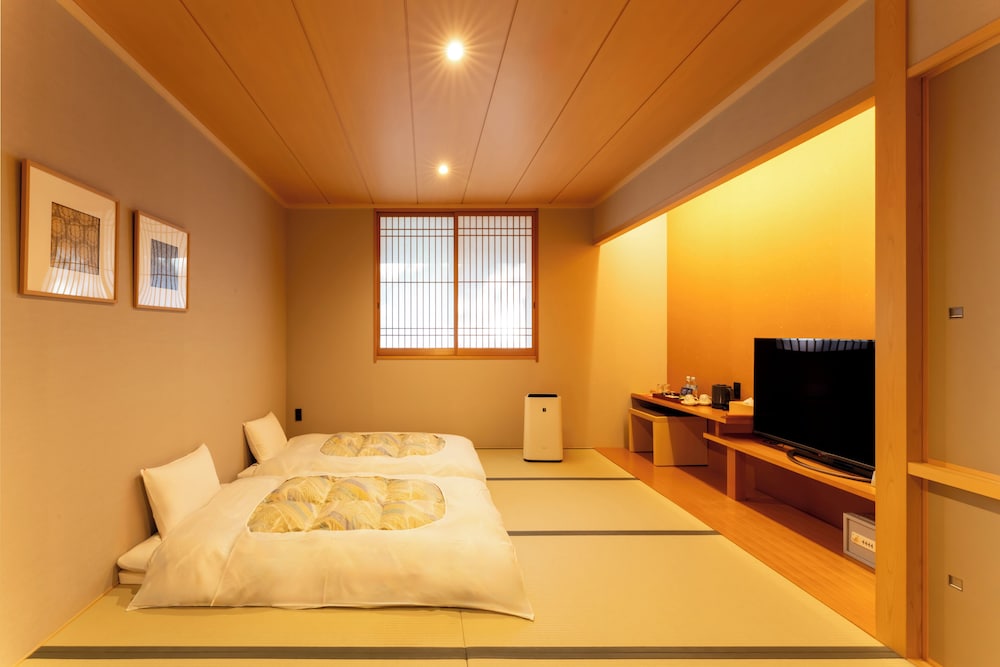 JAPANESE, TATAMI, WEST WING