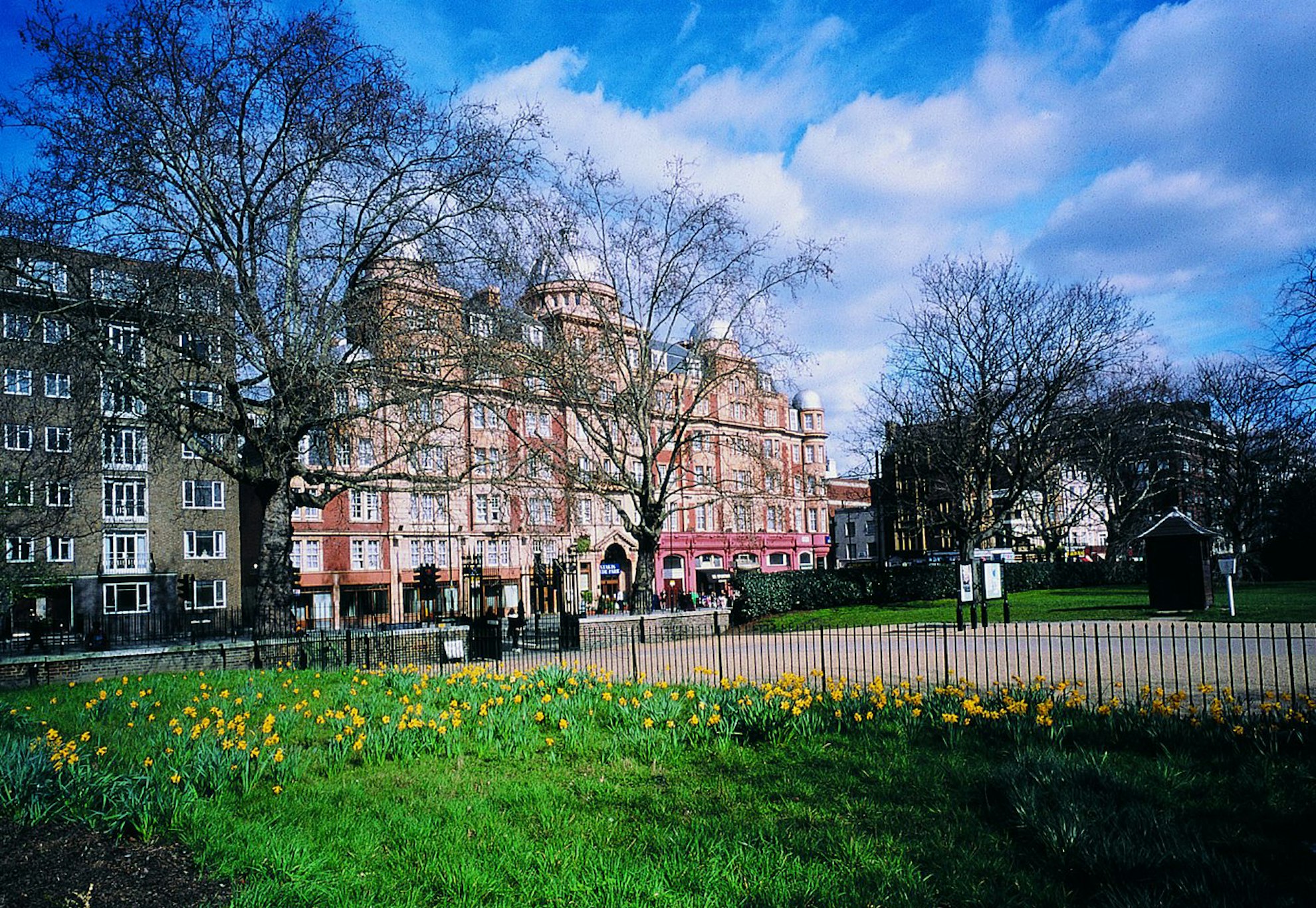 HILTON LONDON HYDE PARK 45/46