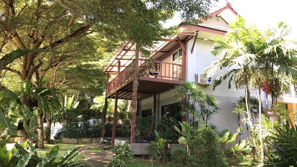 Montania Lifestyle Hotel 2/50