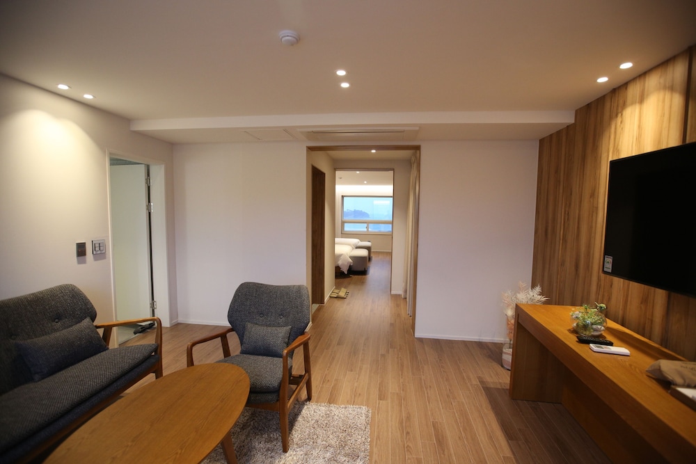 AM Ort Hotel 14/21