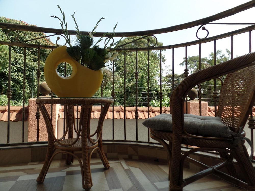 Villa Leone 45/49
