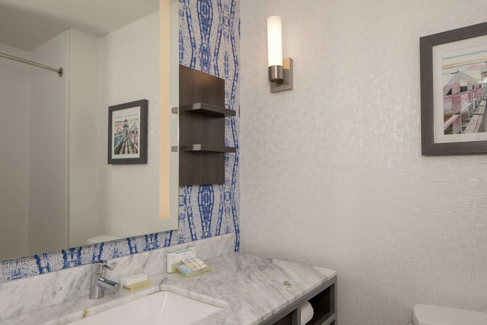 Hilton Garden Inn Freeport Downtown Me 22/62