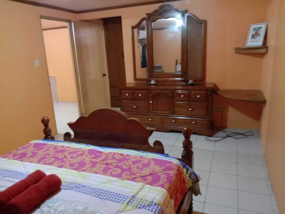 1St Street Park Apartelle 17/55