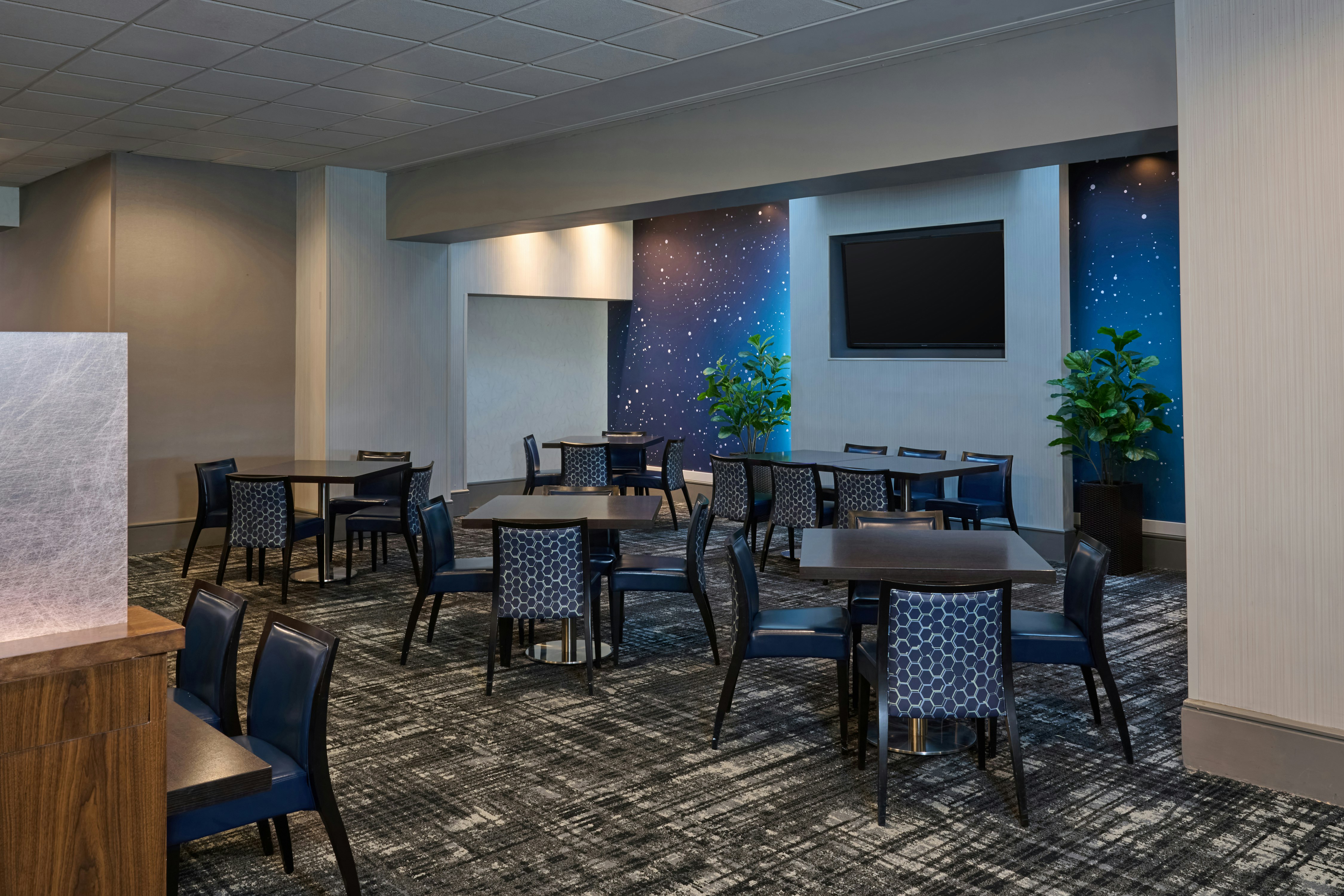 Doubletree By Hilton Newark Fremont 66/76