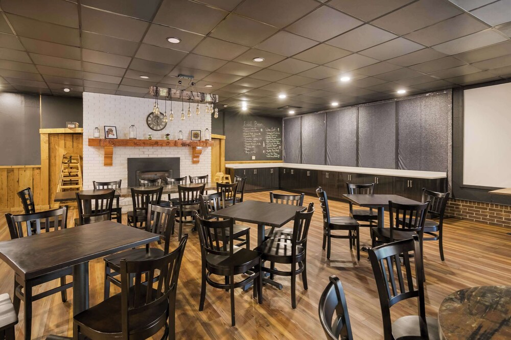 Clarion Hotel Conference Center Maggie Valley NC 20/32