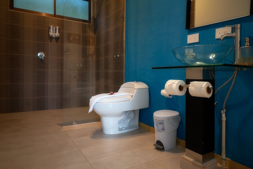 Hotel Quelitales 50/50