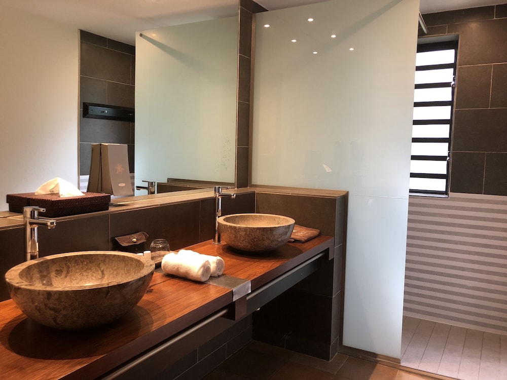 Palm Hotel And Spa 65/75