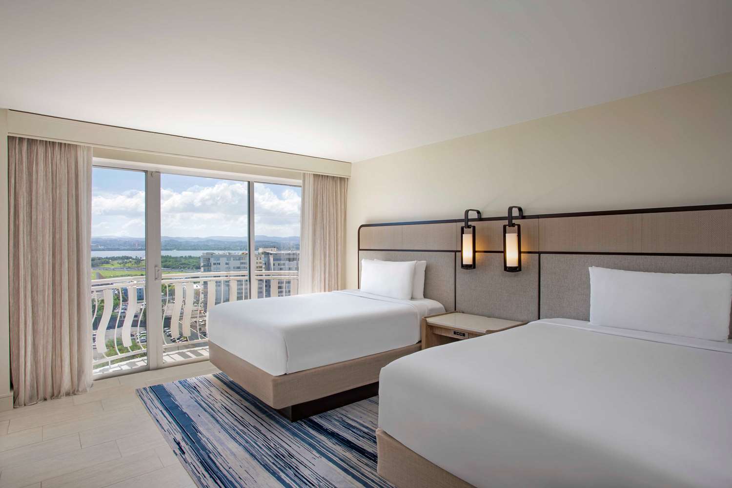 DELUXE, 2 QUEEN BEDS, CITY VIEW, ACCESSIBLE