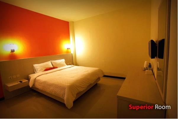 Halogen Hotel 11/20