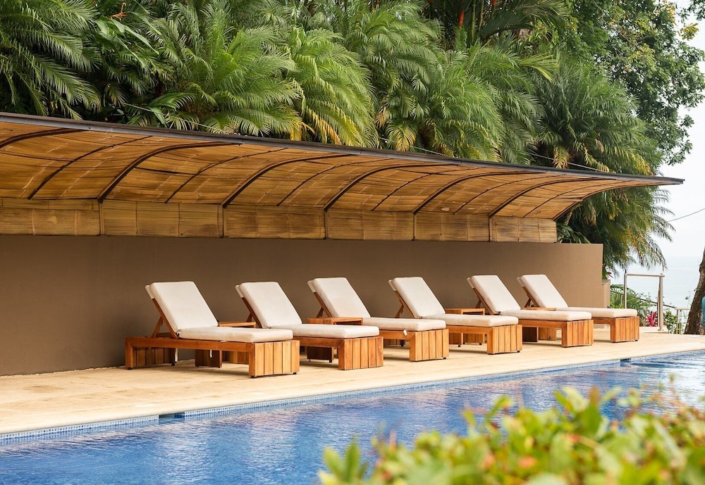 Los Altos Resort 12/82