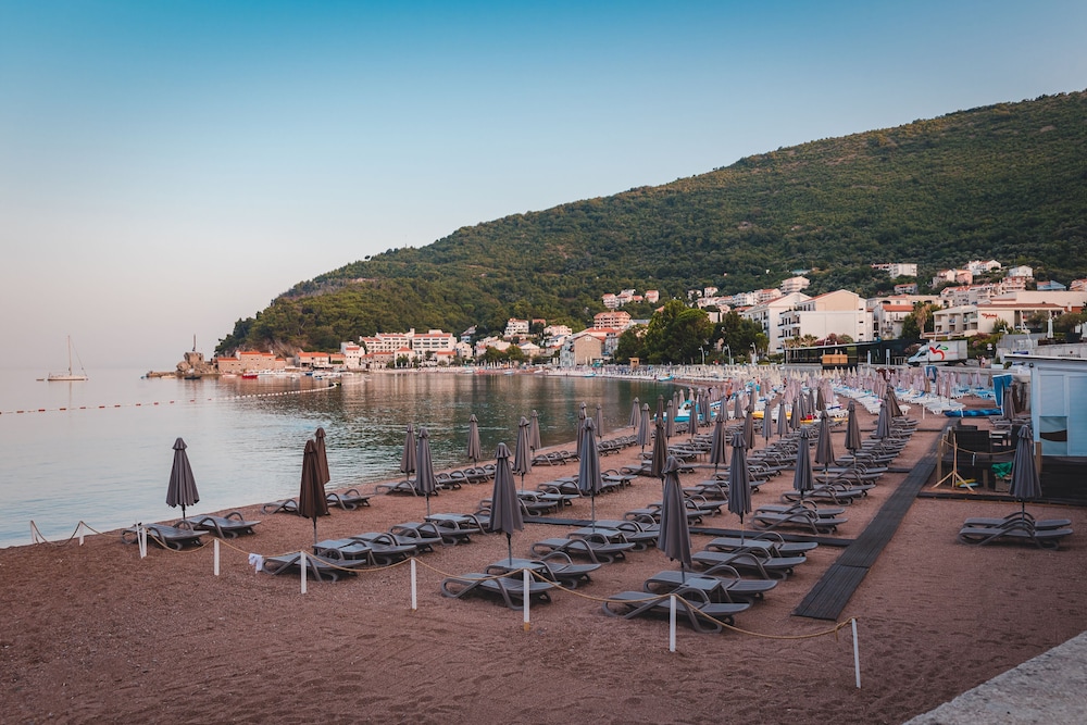 AMI Budva Petrovac 72/75