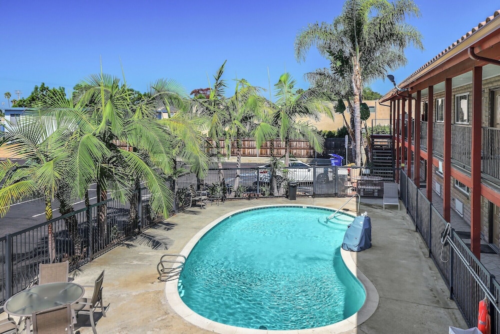 Motel 6 Carlsbad, CA - North Near Legoland 58/66