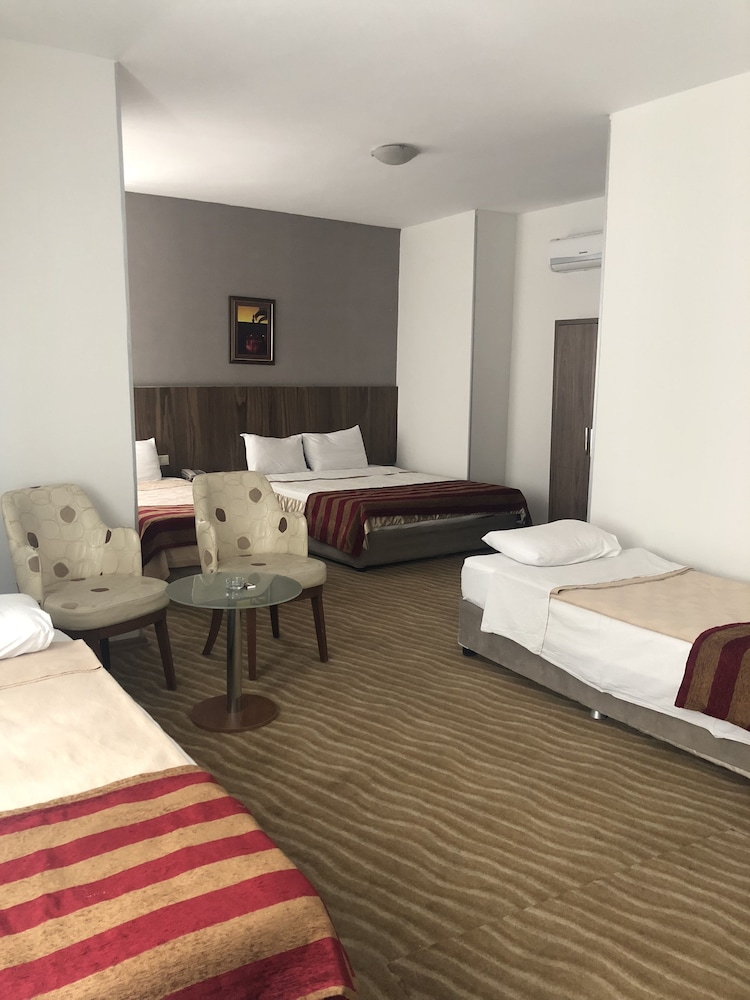 Kilim Hotel 15/35